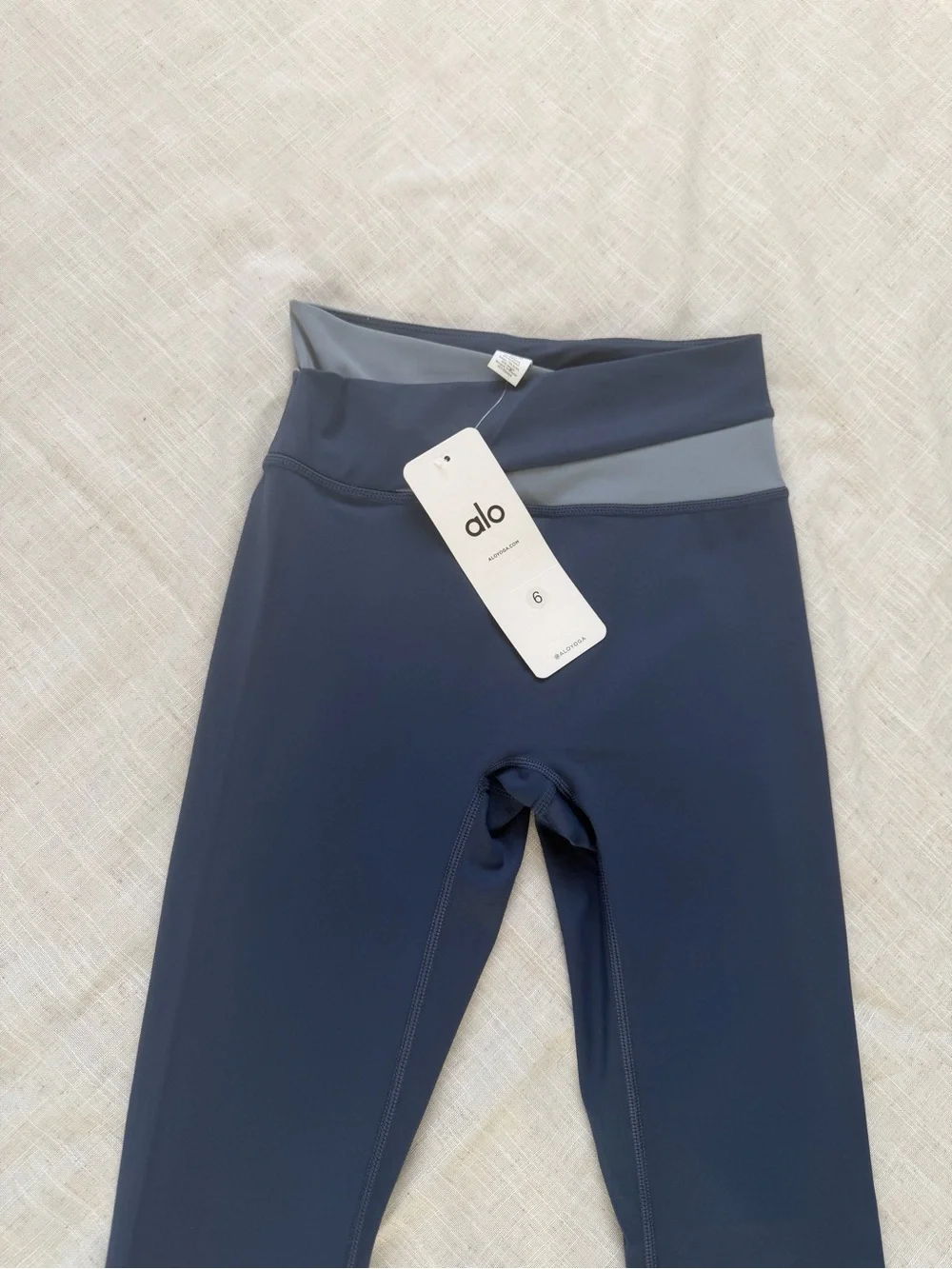 ALO Yoga Women’s Navy Blue High-Waist Performance Leggings